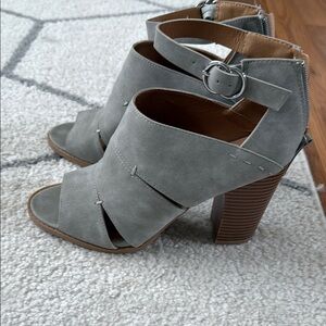 Gray Women's Heeled Sandals. LIKE NEW CONDITION